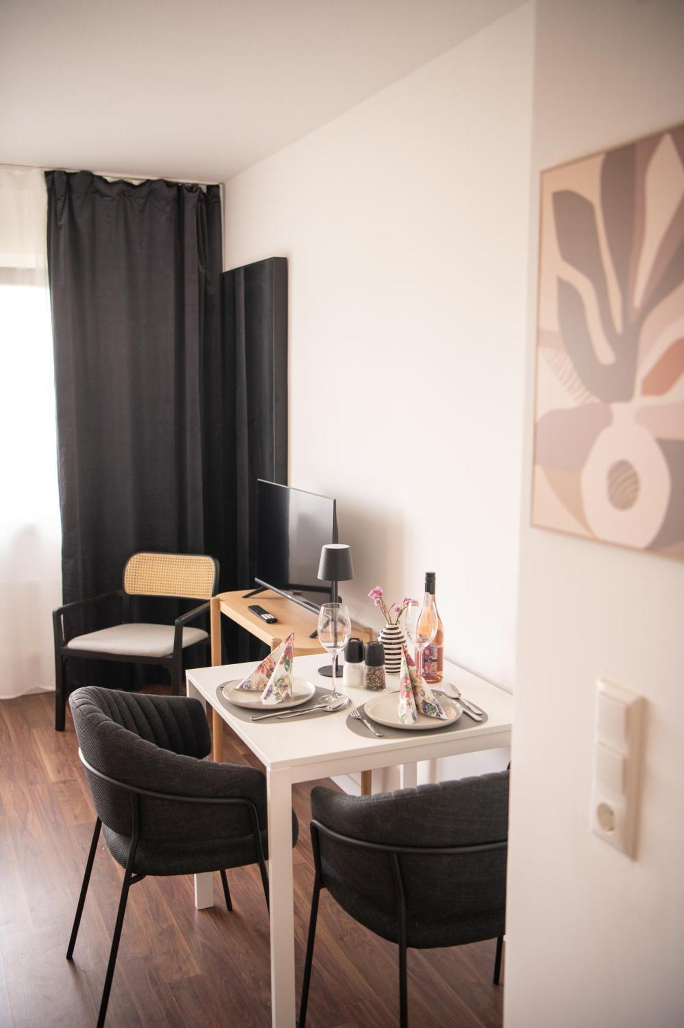 Apartments Strauss Near Bs-Hauptbahnhof บราวน์ชไวก์ ภายนอก รูปภาพ